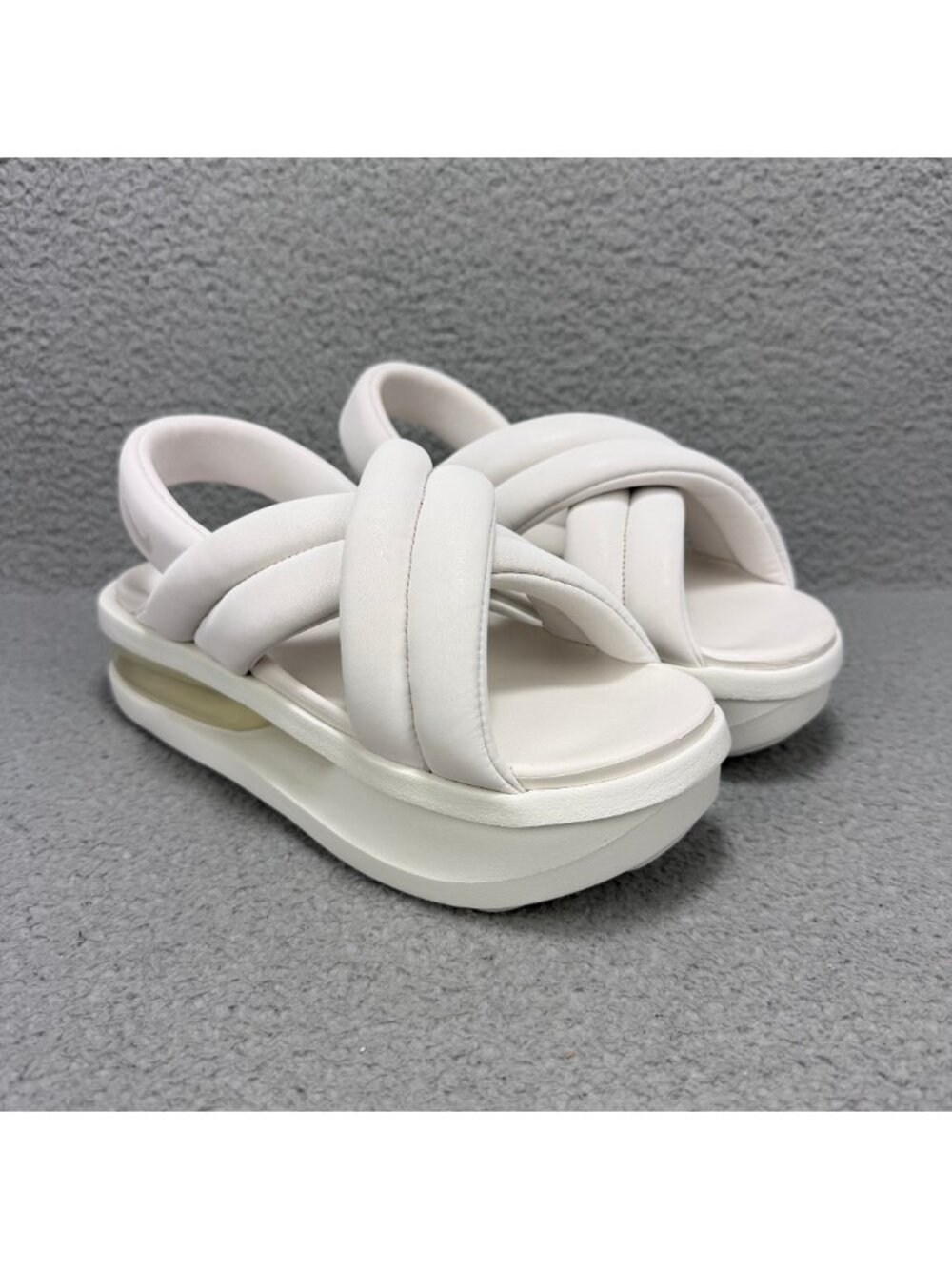 Nike Air Max Isla Sandals Womens 8 Shoes Summit White Platform Chunky Slingback